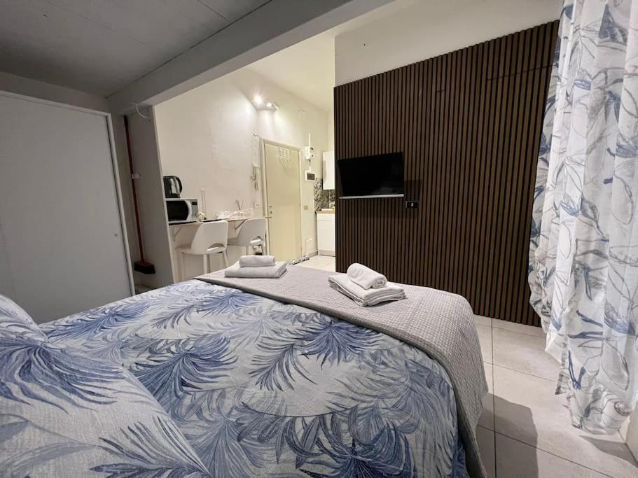 Tiny & Cosy Studio Flat In 코모 외부 사진
