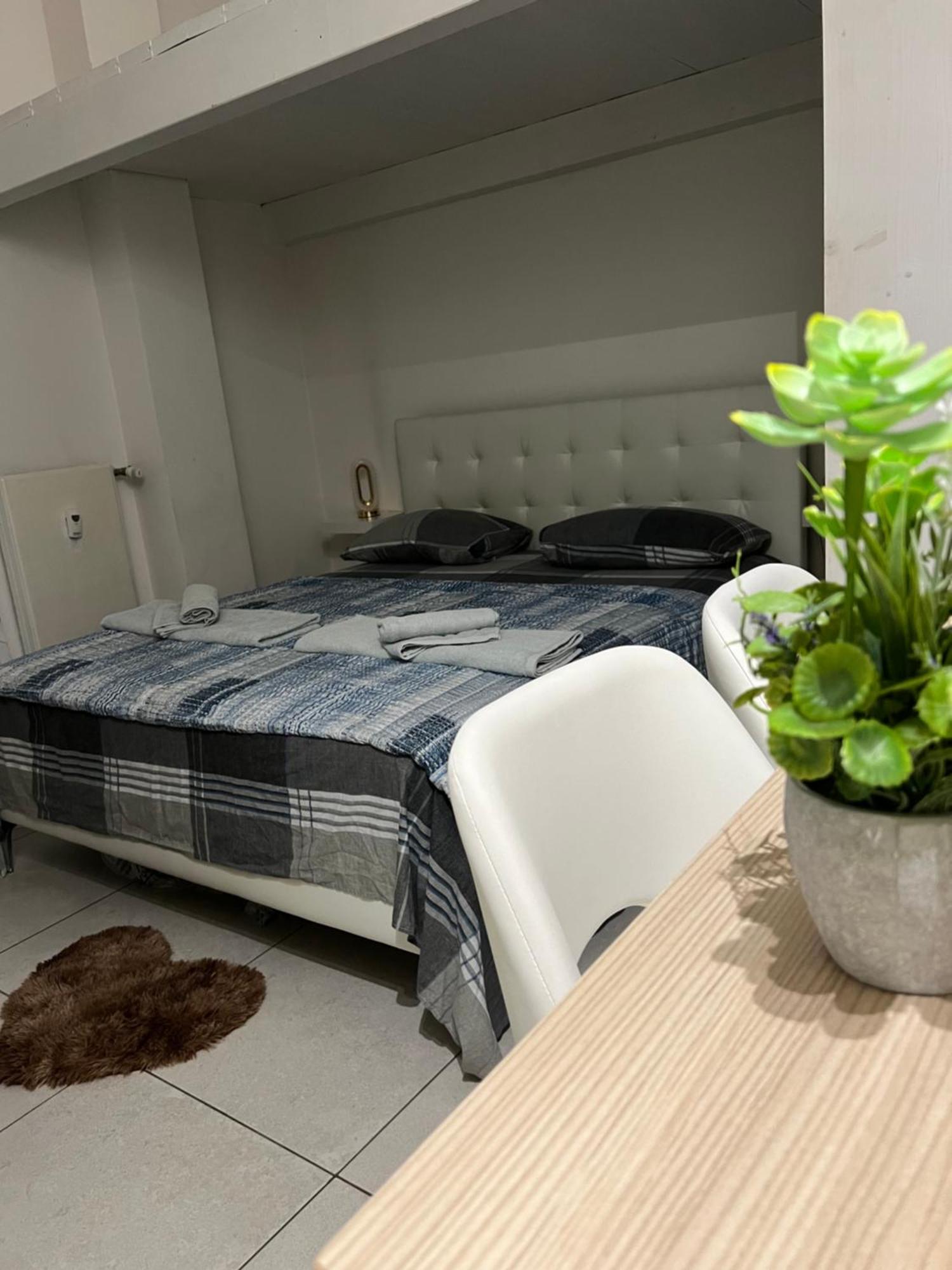 Tiny & Cosy Studio Flat In 코모 외부 사진